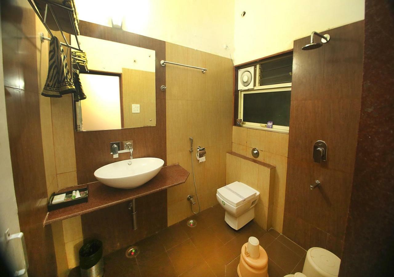 Mpt White Tiger Forest Lodge Tala  ภายนอก รูปภาพ